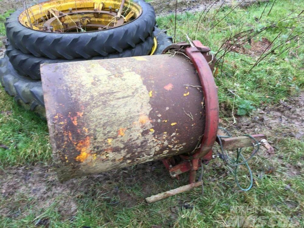  Tractor Pto concrete mixer £280 Αναμίκτες σκυροδέματος/κονιάματος