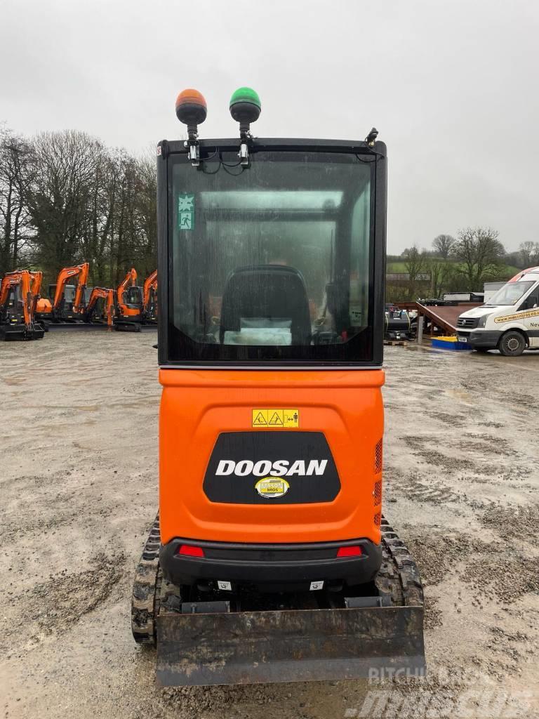 Doosan DX 19 WITH ENGCON TILTROTATING HITCH Εκσκαφάκι (διαβολάκι) < 7t