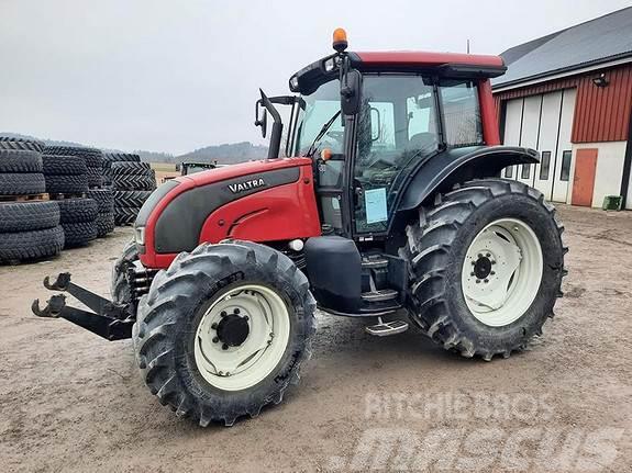 Valtra N121A Front hyd Front pto Τρακτέρ