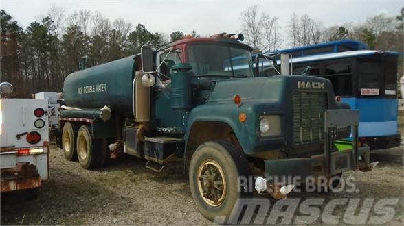 Mack RD685S Βυτία νερού