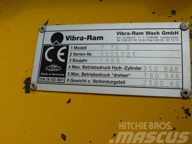Komatsu Vibra-Ram P 75 D / Lehnhoff MS 25 / 2100 kg Εκσκαφείς με ερπύστριες