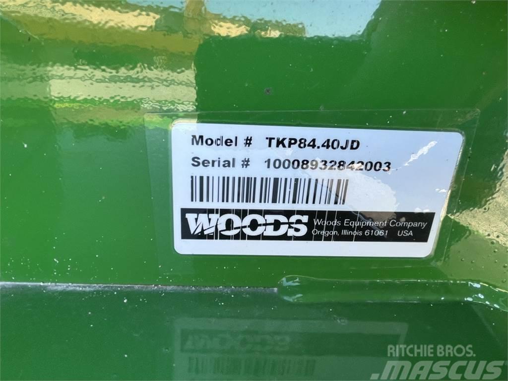 Woods TKP84.40 Χορτοκοπτικά με καθιστό χειριστή