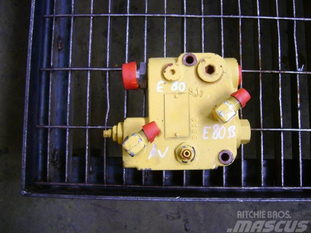 New Holland Block valve Κινητήρες