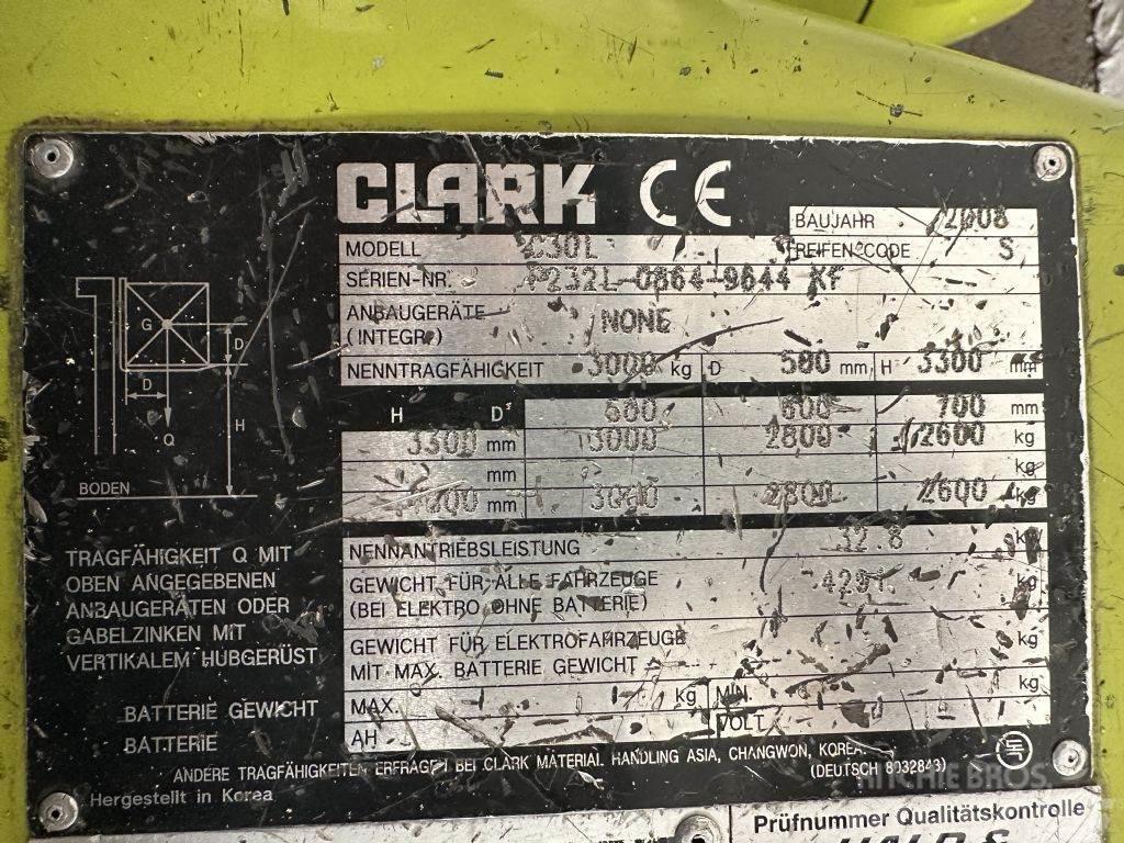 Clark C 30 L - TRIPLEX 4,8 m Περονοφόρα ανυψωτικά κλαρκ με φυσικό αέριο LPG